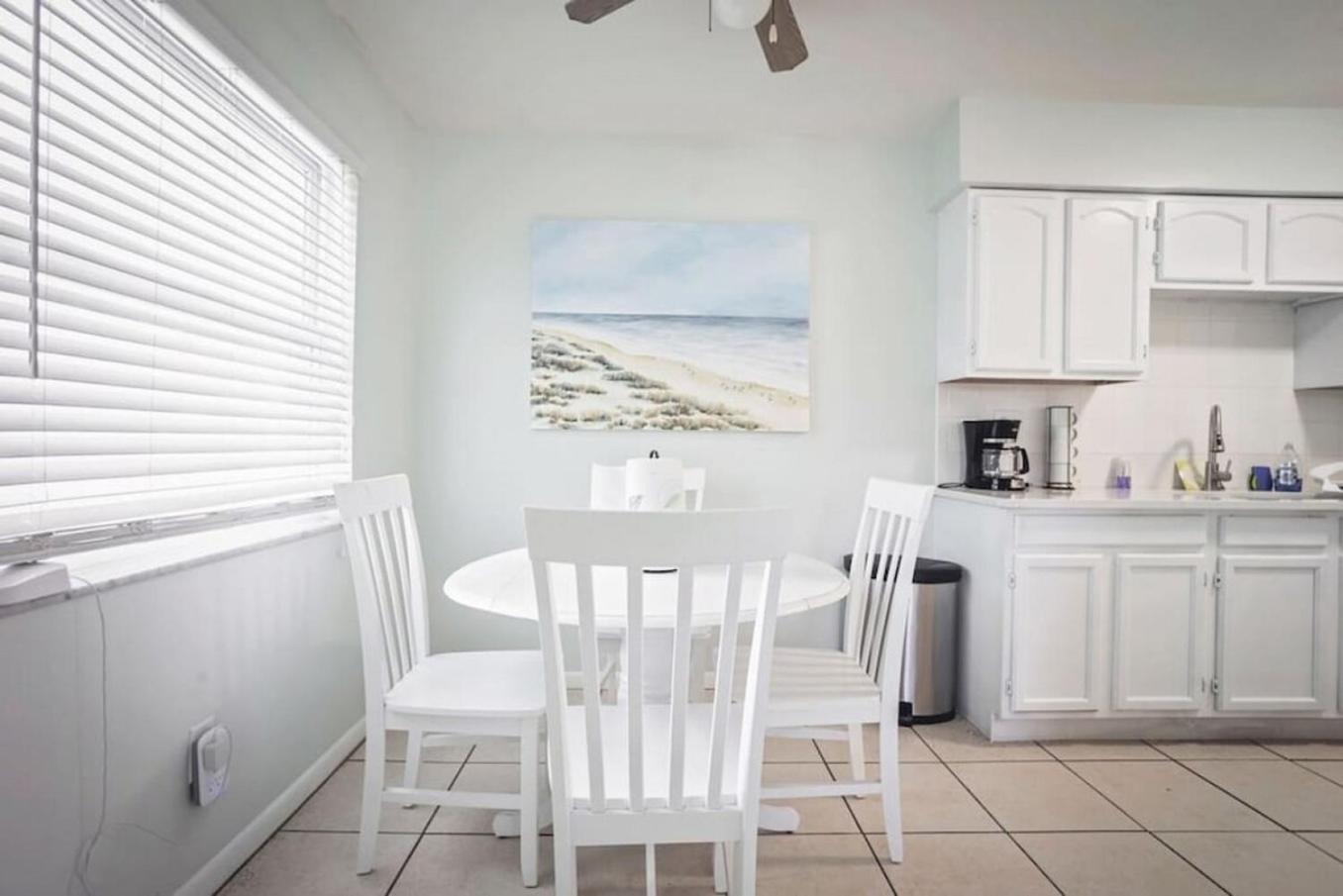 Appartement Sun, Sand, Coastal Haven 4